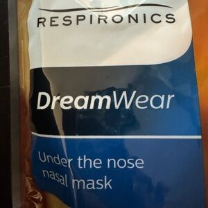 CPAP-DreamWear Nasal Mask - LARGE (2  Masks in this sale) sells for 80 per unit